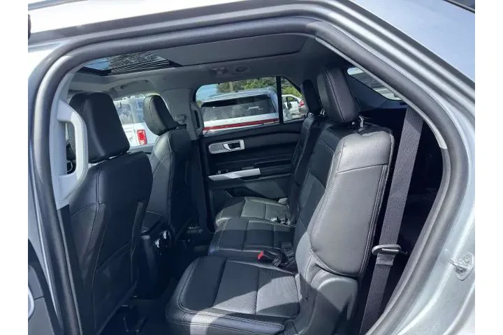 $34500 : Ford Explorer Hybrid 2022 AW image 9