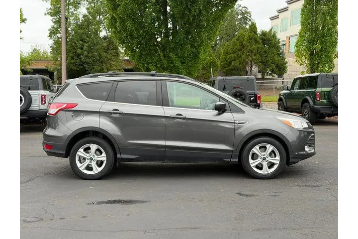 $10900 : Ford Escape 2015 SE 4dr SUV image 2