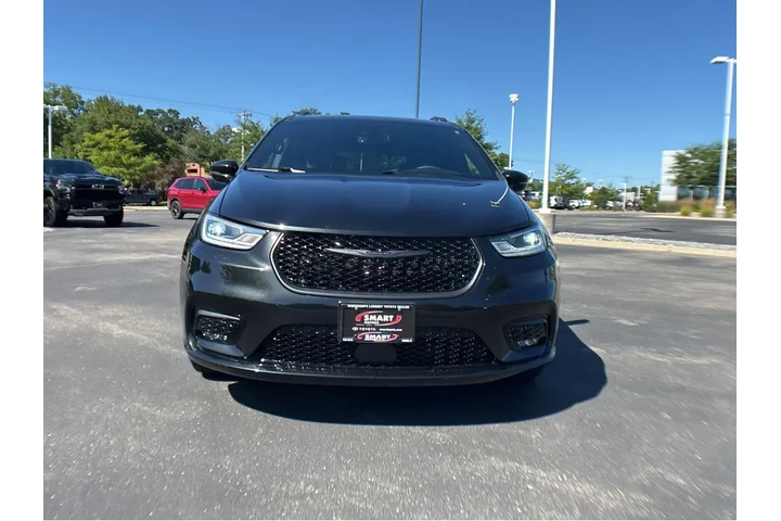 $30000 : 2022 Pacifica Touring L image 8