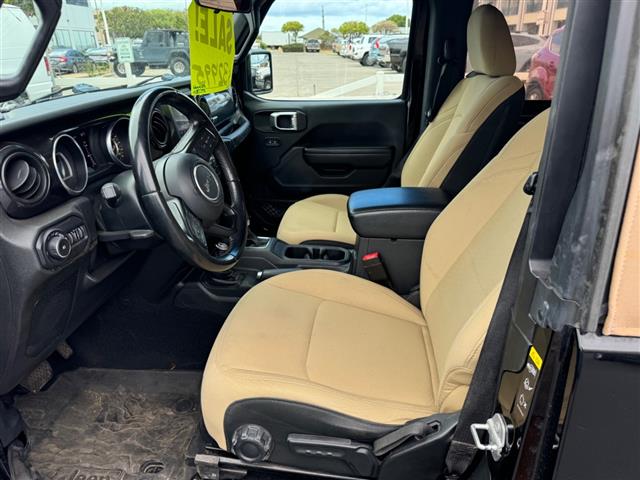 $32995 : 2020 Wrangler image 9