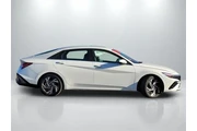 $23079 : Hyundai ELANTRA Hybrid 2025 thumbnail