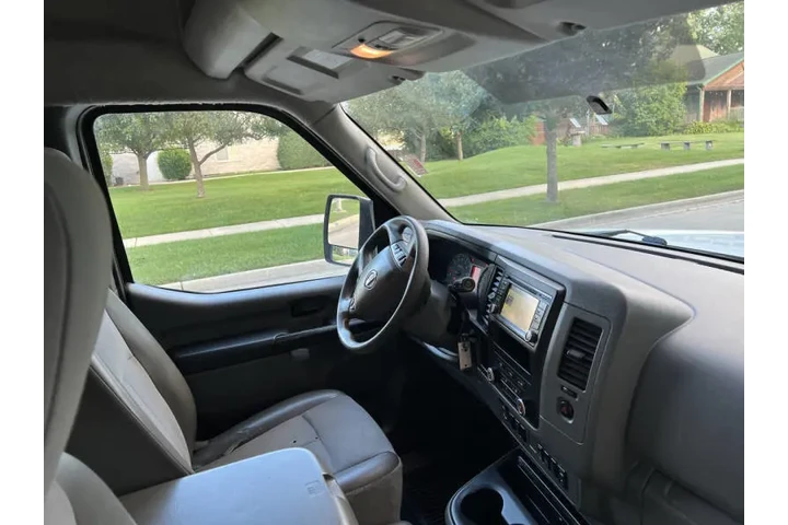 $16995 : 2017 NV 2500 HD S image 8