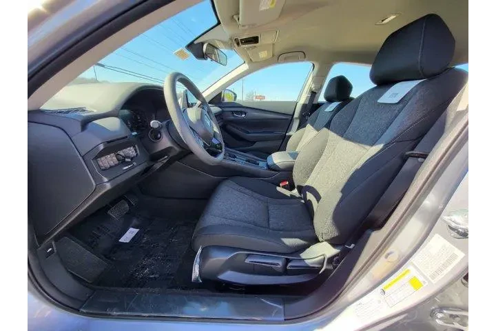 $23371 : Honda Accord 2024 LX 4dr Sed image 9