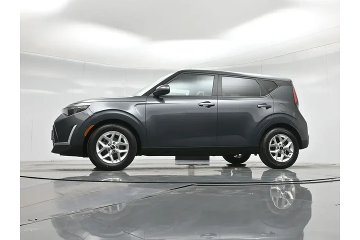 $14206 : Kia Soul 2023 LX 4dr Crossov image 8