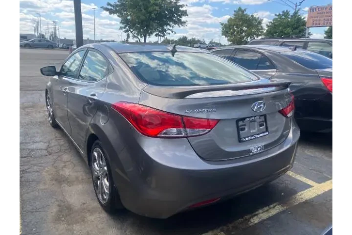 $7500 : 2013 Elantra Limited image 3