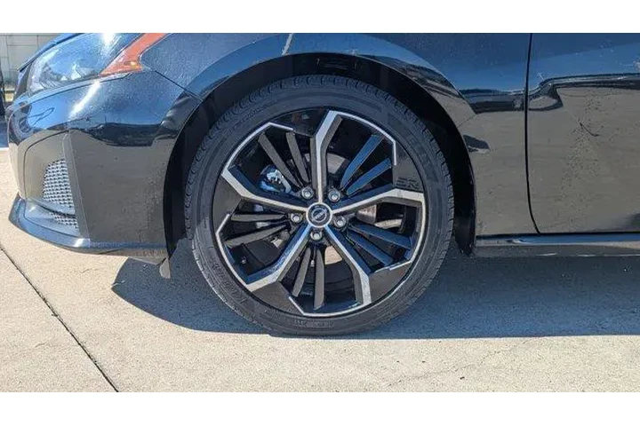 $19995 : Nissan Altima 2023 2.5 SR 4d image 10