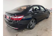 $19522 : Honda Accord 2017 Sport 4dr thumbnail