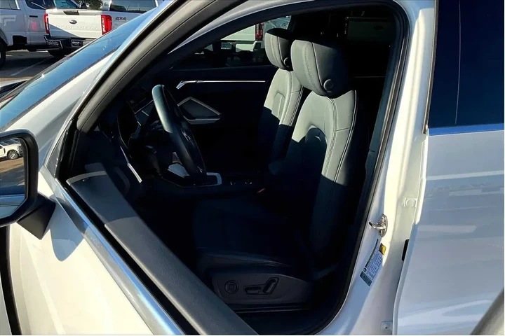 $24934 : Audi Q3 2022 AWD quattro S l image 7