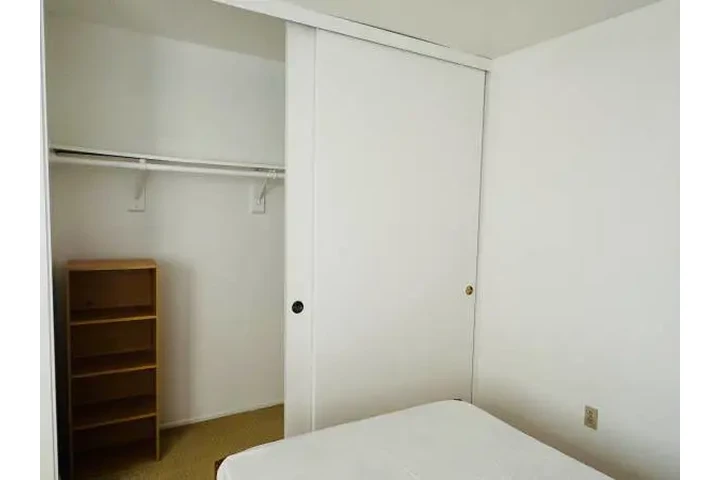 $650 : 1br - 15ft2 - Monrovia city f image 4
