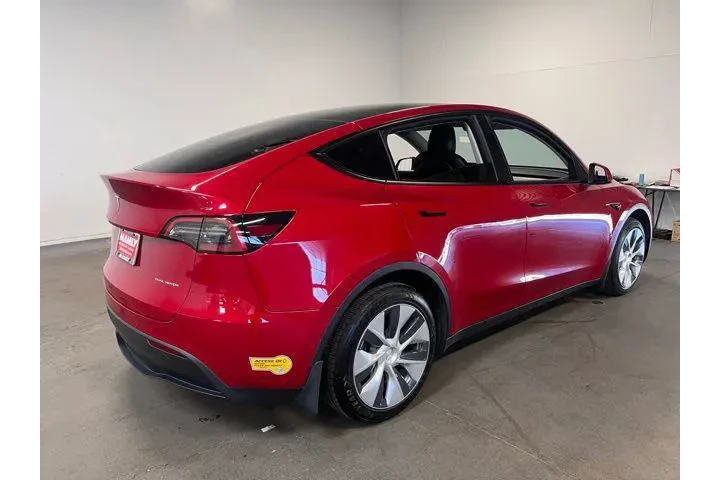 $29425 : Tesla Model Y 2022 AWD Long image 3