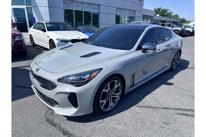 $20910 : 2019 Stinger GT1 image 3
