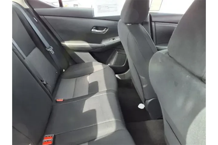 $16937 : Nissan Sentra 2023 SV 4dr Se image 10