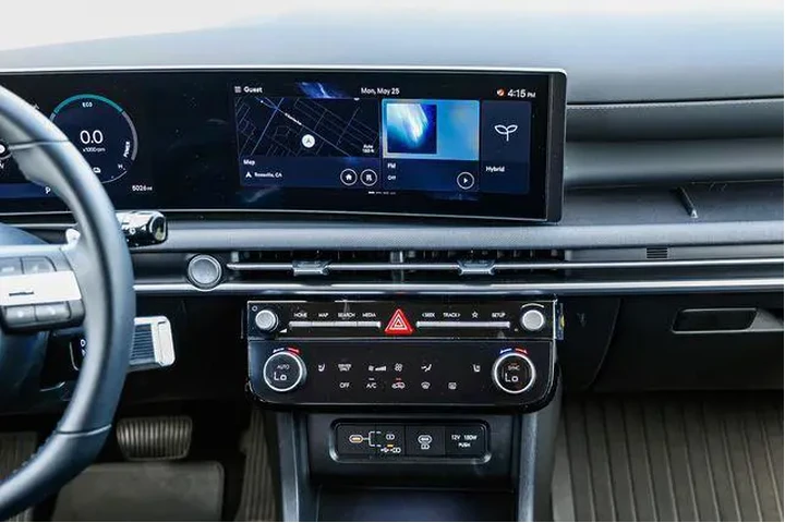 $34083 : Hyundai TUCSON Hybrid 2025 A image 6