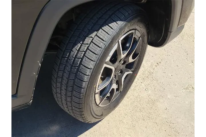 $22979 : Jeep Compass 2024 4x4 Trailh image 7