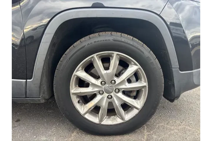 $9000 : Jeep Cherokee 2014 4x4 Limit image 2