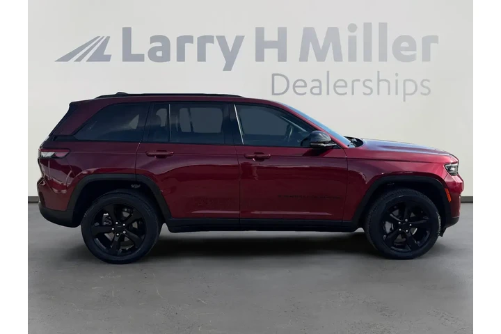 $29877 : Jeep Grand Cherokee 2023 4x4 image 6