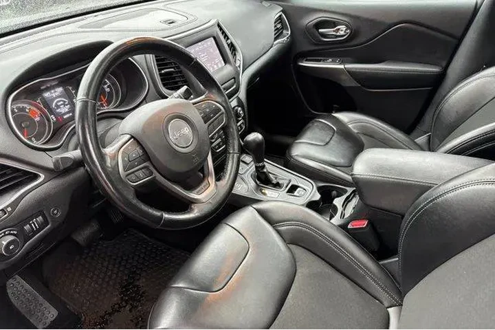 $16981 : Jeep Cherokee 2020 4x4 Latit image 10