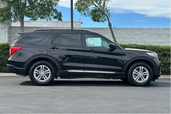 $32640 : Ford Explorer 2024 XLT 4dr S image 3