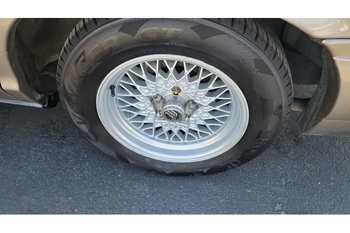 $6999 : 2001 Grand Marquis image 1