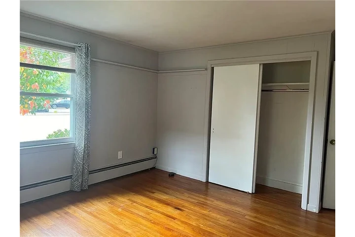 $1400 : Great 2 Bedroom -1 Bath APT image 9
