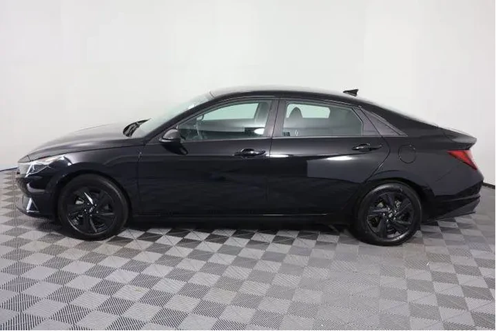 $18695 : Hyundai ELANTRA 2023 SEL 4dr image 4