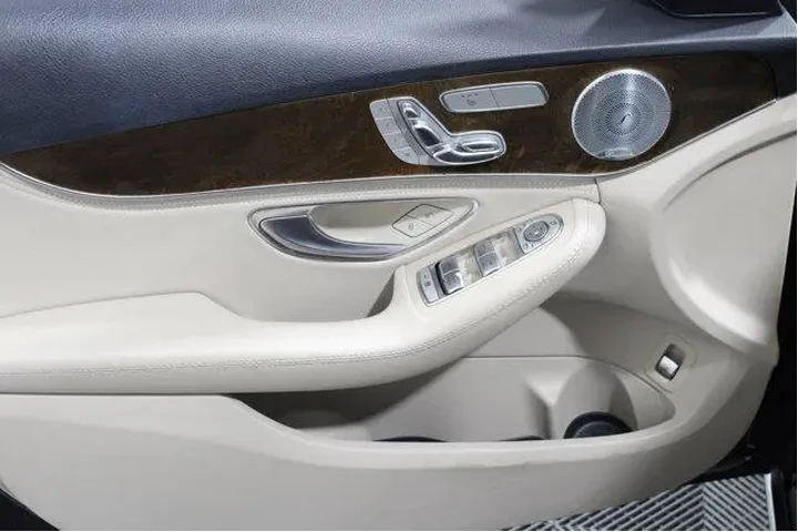 $17915 : Mercedes-Benz C-Class 2016 A image 3