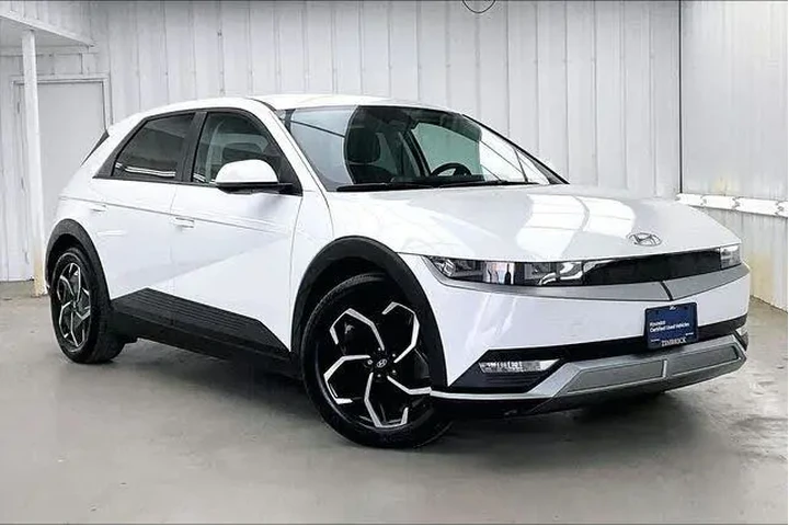 $23990 : Hyundai IONIQ 5 2023 SE Stan image 1