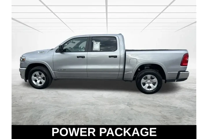 $33339 : Ram 1500 2025 4x4 Big Horn 4 image 8