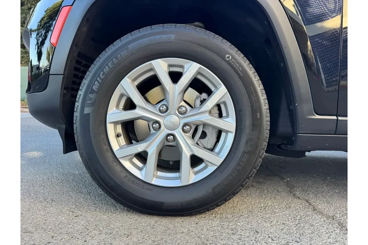 $31000 : Jeep Grand Cherokee 2023 4x4 image 10