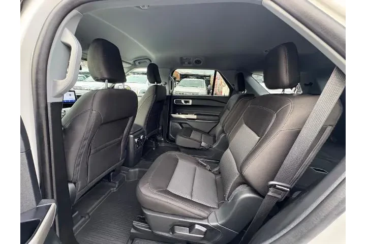 $29900 : Ford Explorer 2023 AWD XLT 4 image 9