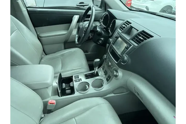 $14995 : Toyota Highlander 2013 SE 4d image 8