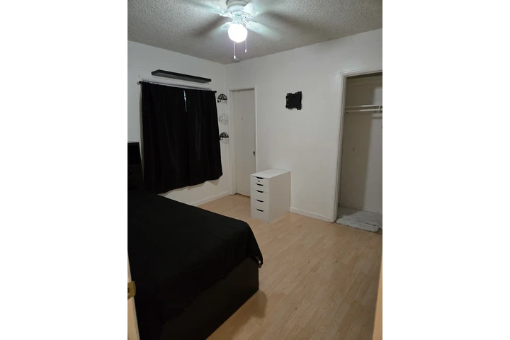 $780 : Cuarto en Compton image 6