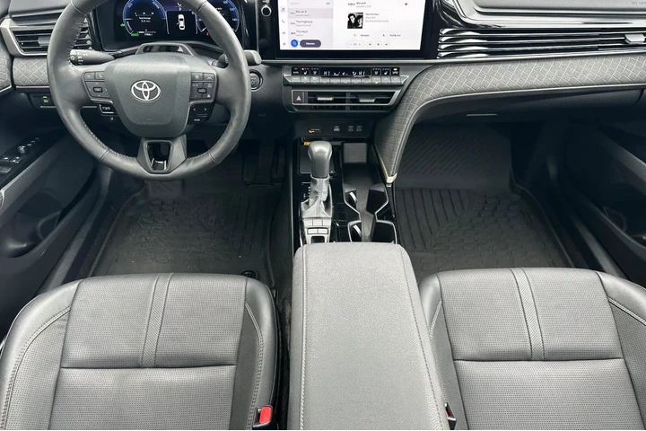 $35900 : Toyota Camry 2025 AWD XLE 4d image 6