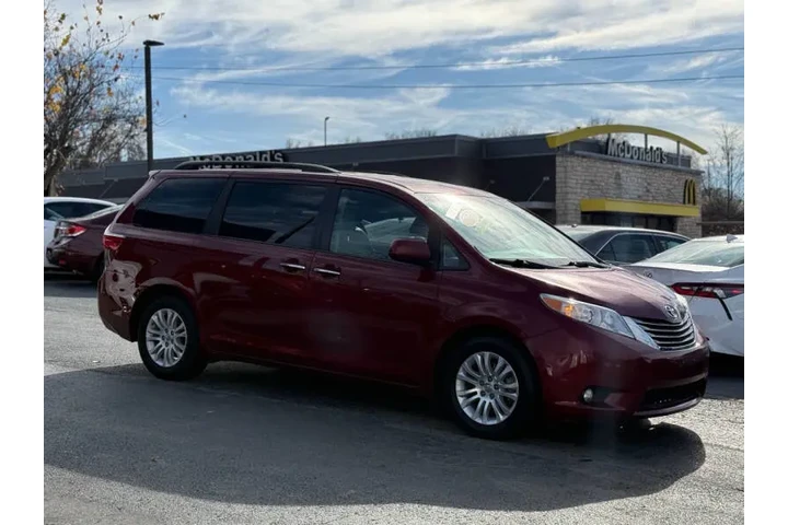 $15995 : 2015 Sienna XLE Premium 8-Pas image 4