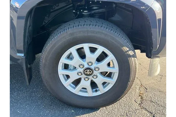 $32995 : Toyota Tacoma 2024 4x2 SR5 4 image 10