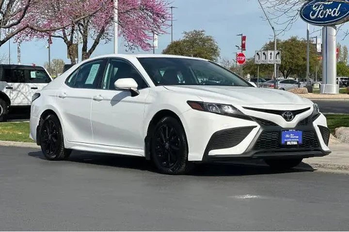 $27995 : Toyota Camry 2024 SE 4dr Sed image 9