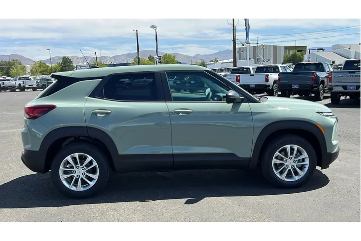 $27984 : Chevrolet Trailblazer 2026 4 image 4