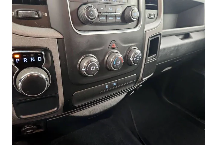 $18998 : Ram 1500 2015 4x2 Express 4d image 7