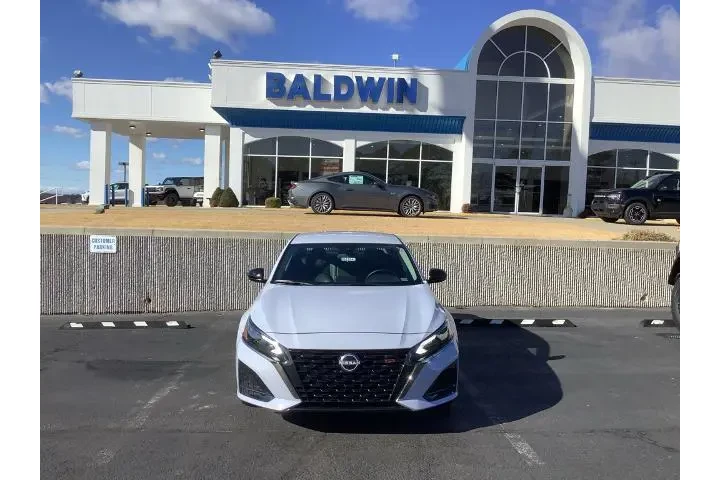 $28950 : Nissan Altima 2025 AWD 2.5 S image 2