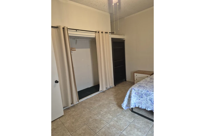 $975 : Recamara image 2