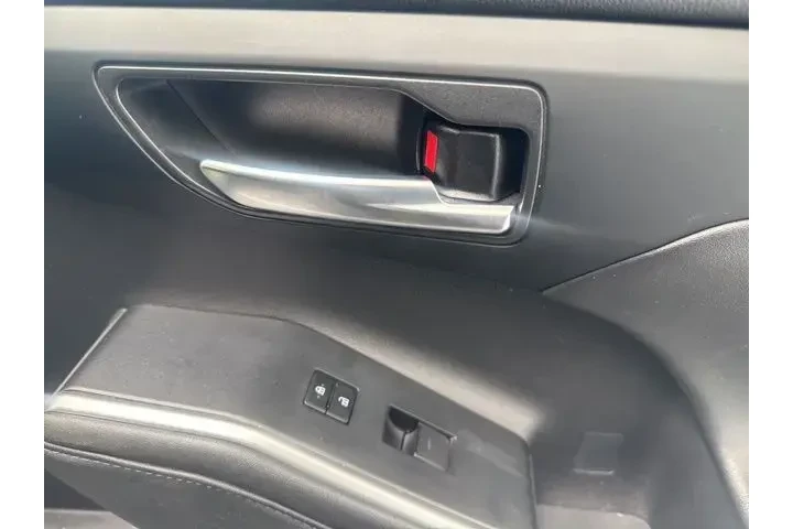 $39986 : Toyota Highlander 2024 LE 4d image 7