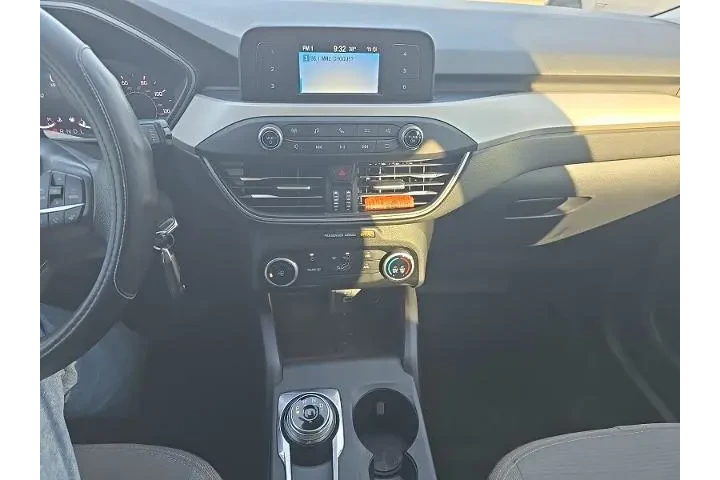 $15998 : Ford Escape 2021 S 4dr SUV image 6