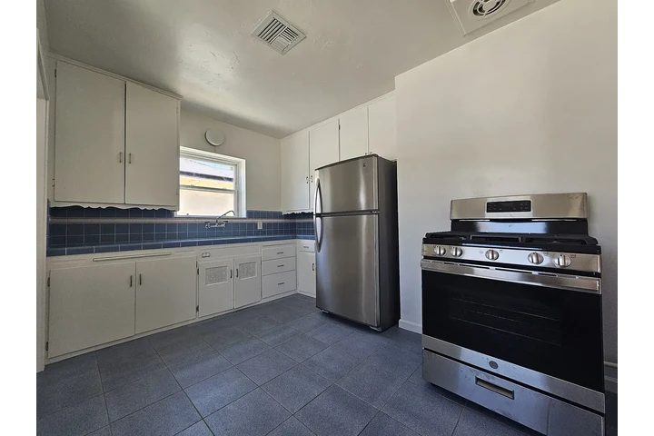 $1700 : CASA NUEVA EN RENTA@Burbank,CA image 7