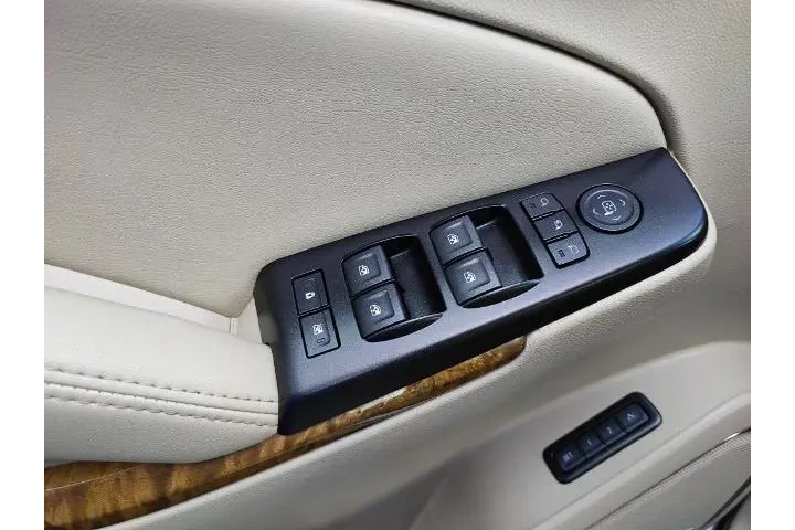 $22765 : GMC Yukon XL 2017 4x4 Denali image 9