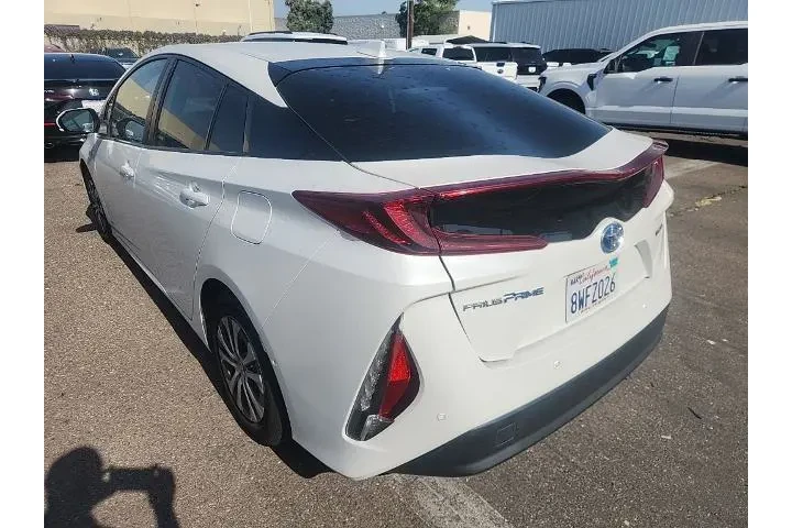 $27361 : Toyota Prius Prime 2021 LE 4 image 10