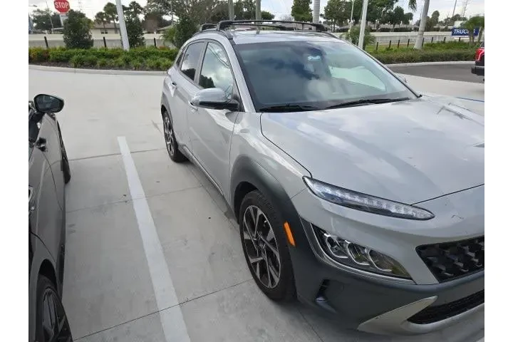 $17955 : Hyundai KONA 2023 Limited 4d image 2