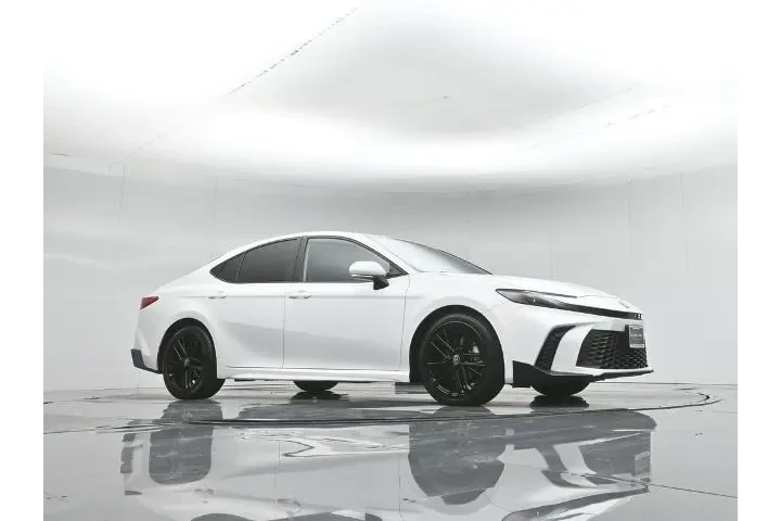 $26458 : Toyota Camry 2025 SE 4dr Sed image 4