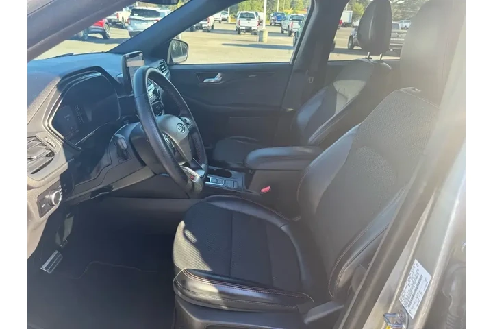 $21292 : Ford Escape 2023 ST-Line 4dr image 10