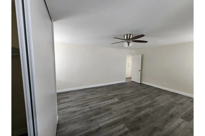 $1000 : charming HOME ..Anaheim, CA image 4