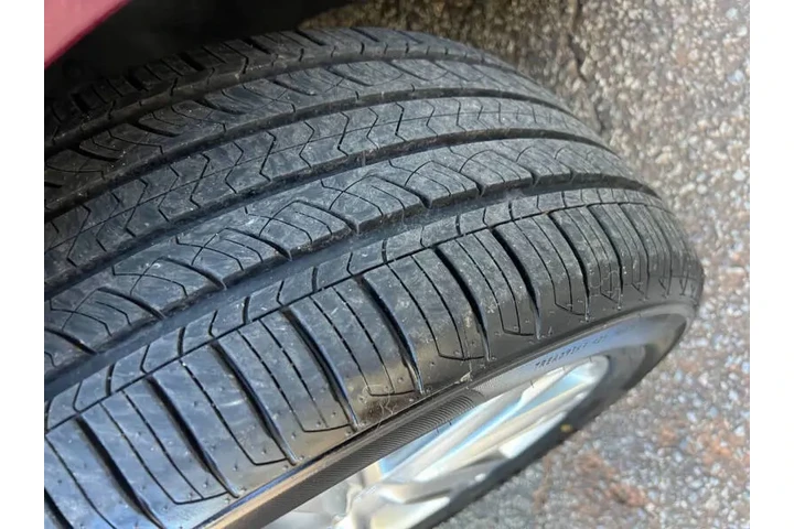 $8999 : 2012 Genesis 3.8L V6 image 9